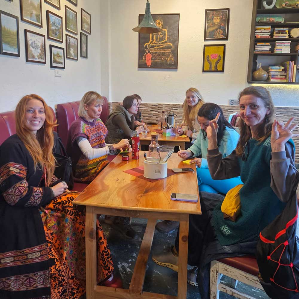 Family enjoying dinner together at Naggarte